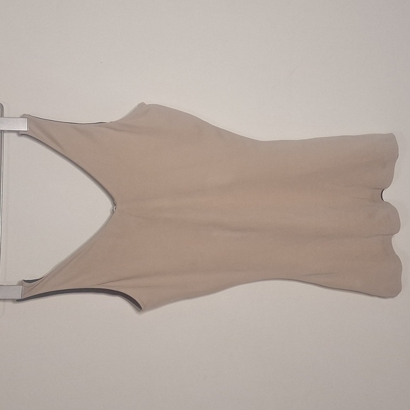 Spanx Assets Red Hot Lable Reversible Shaping Tank Top Size M - Picture 5 of 8